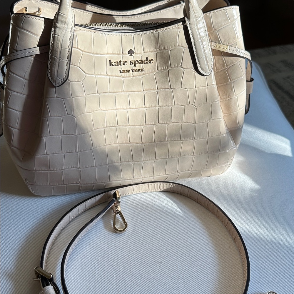 Kate Spade handbag crocodile pattern gold hardware with adjustable strap tan